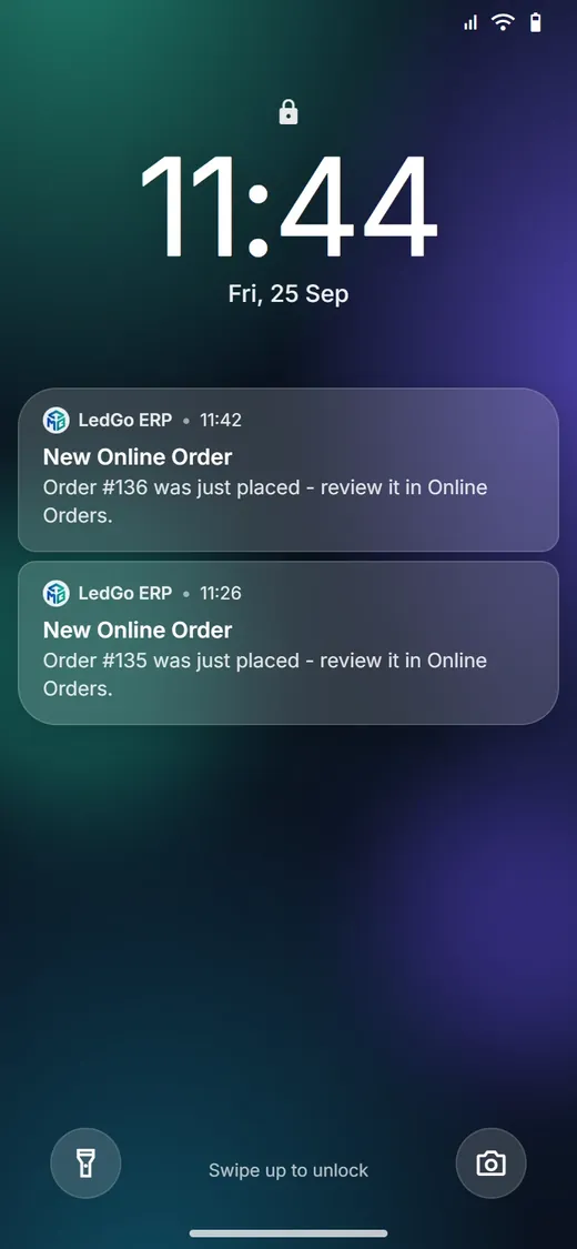 Android lock screen showing new online order push notifications for staff